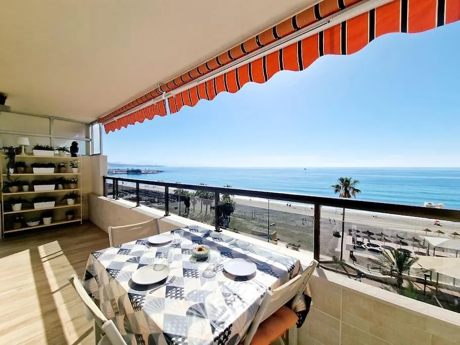 Beachfront Dream: Prime Location With Sea Views Fuengirola