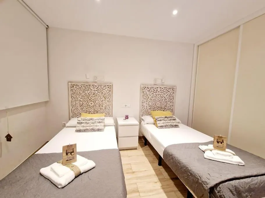 Beachfront Dream: Prime Location With Sea Views Fuengirola 0*,  Spanyolország