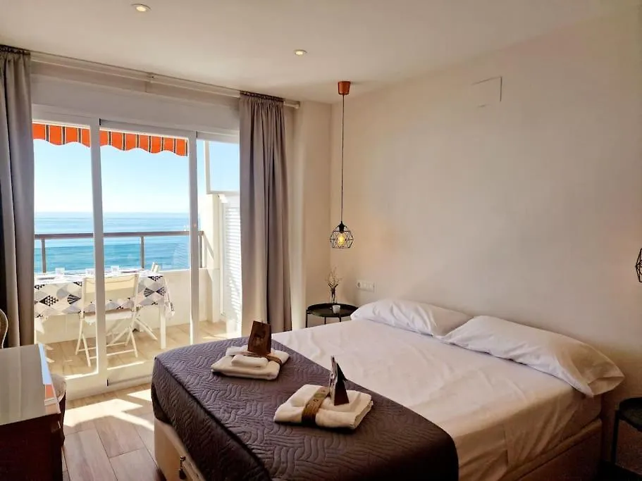 Beachfront Dream: Prime Location With Sea Views Fuengirola