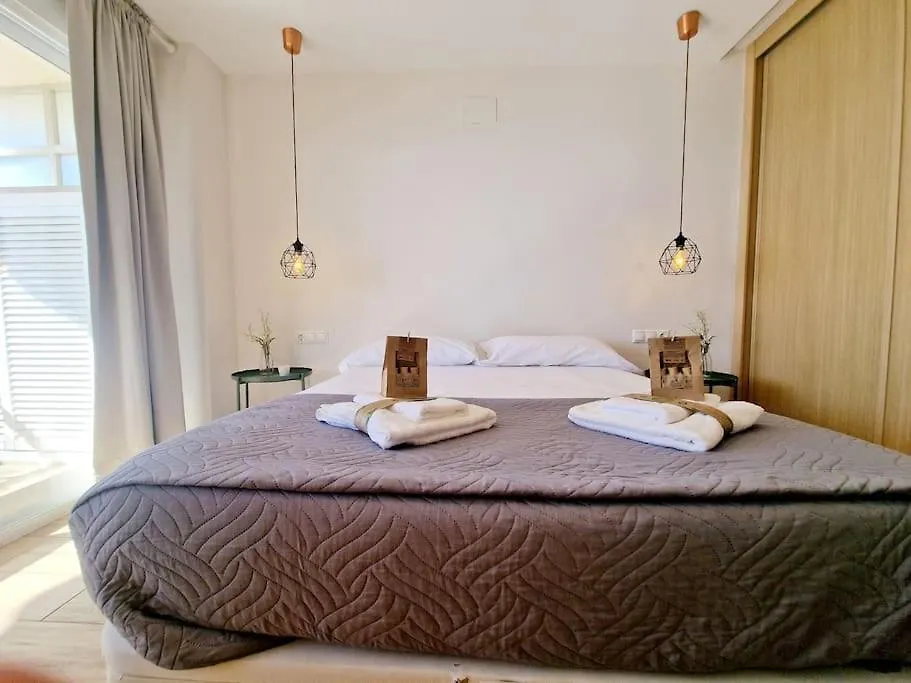Apartment Beachfront Dream: Prime Location With Sea Views Fuengirola