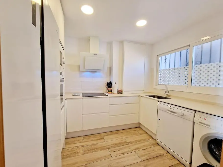 Apartment Beachfront Dream: Prime Location With Sea Views Fuengirola