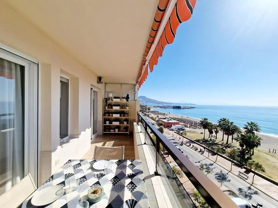 Beachfront Dream: Prime Location With Sea Views Fuengirola Apartment