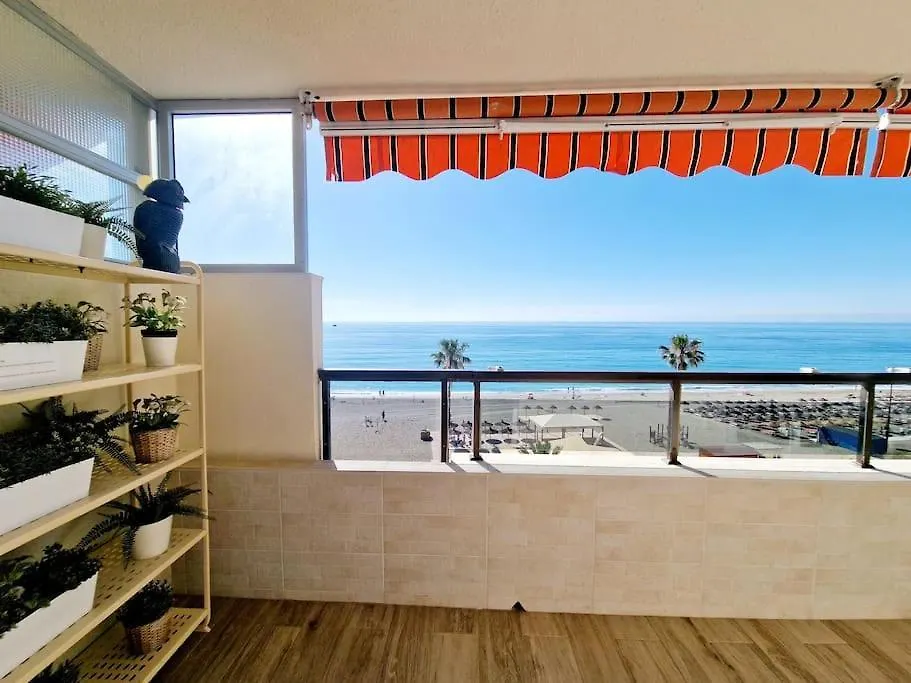 Beachfront Dream: Prime Location With Sea Views Fuengirola Spain