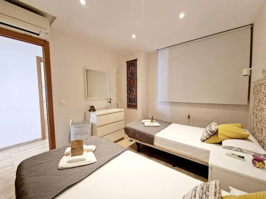Beachfront Dream: Prime Location With Sea Views Fuengirola Spain