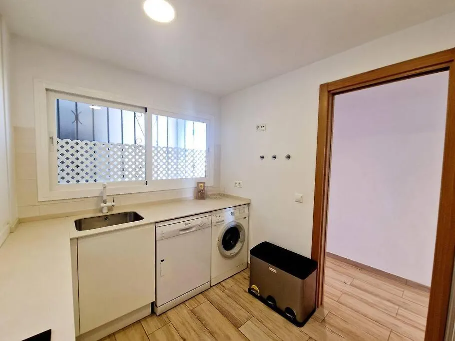 Beachfront Dream: Prime Location With Sea Views Fuengirola Apartment