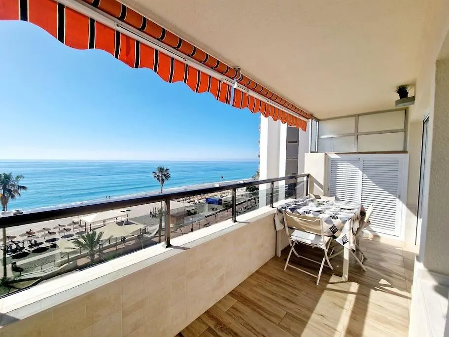 Beachfront Dream: Prime Location With Sea Views Fuengirola